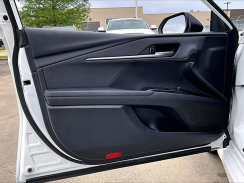 Used 2025 Toyota Camry SE image 20