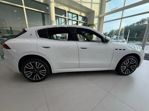 Used 2025 Maserati Grecale Modena AWD/4WD image 7