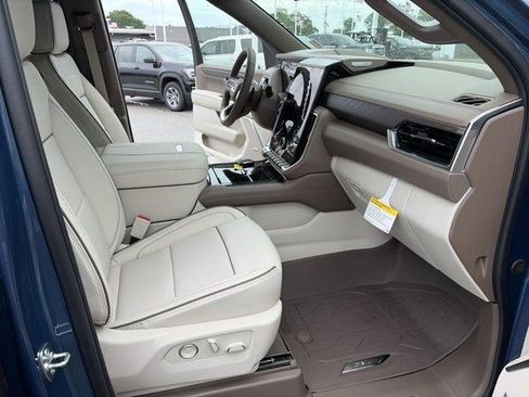 New 2026 GMC Yukon XL Denali w/ Sun & Power Step Package AWD/4WD image 18
