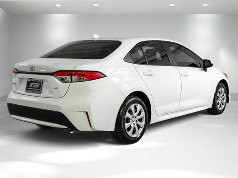Used 2020 Toyota Corolla LE FWD image 8