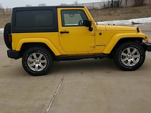 Used 2015 Jeep Wrangler Sahara image 9