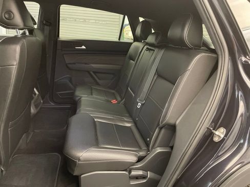 Used 2021 Volkswagen Atlas Cross Sport SE w/ V6 Towing Package FWD image 22