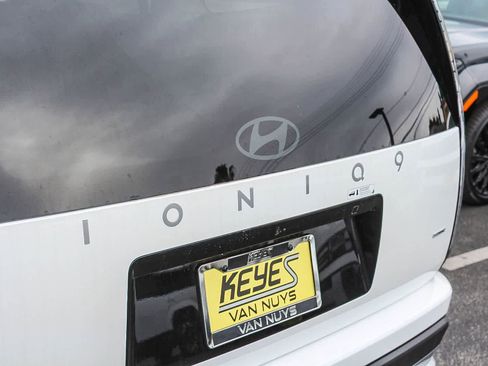 New 2026 Hyundai Ioniq 9 SE AWD/4WD image 14
