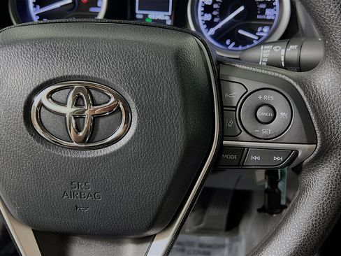 Used 2023 Toyota Camry LE image 20