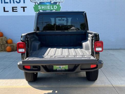 Used 2023 Jeep Gladiator Overland image 34