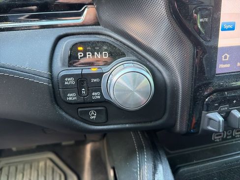 Used 2025 RAM 1500 Limited AWD/4WD image 19