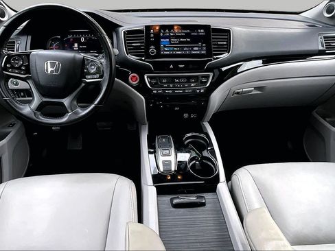 Used 2019 Honda Pilot Touring image 16