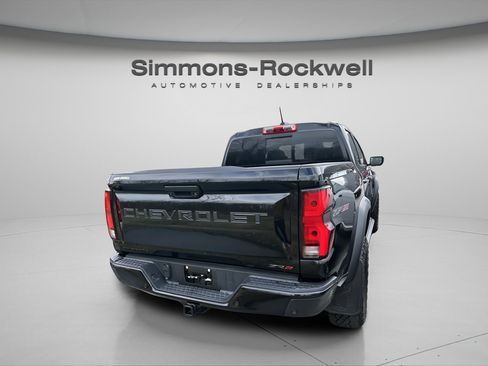 Used 2024 Chevrolet Colorado ZR2 w/ ZR2 Convenience Package III AWD/4WD image 7