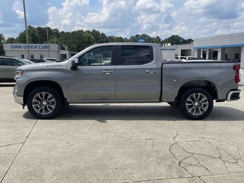 Used 2024 Chevrolet Silverado 1500 LT AWD/4WD image 2
