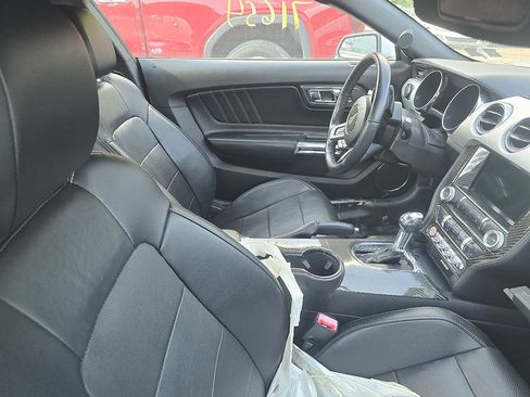 Used 2016 Ford Mustang Premium image 5