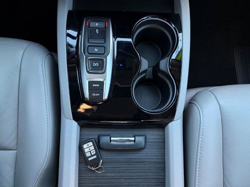 Used 2021 Honda Pilot Touring image 13