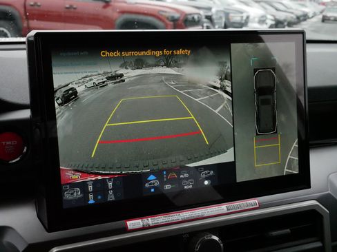 Certified 2025 Toyota 4Runner TRD Off-Road Premium image 33