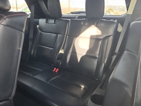 Used 2025 Ford Explorer ST-Line w/ ST-Line Street Pack image 24