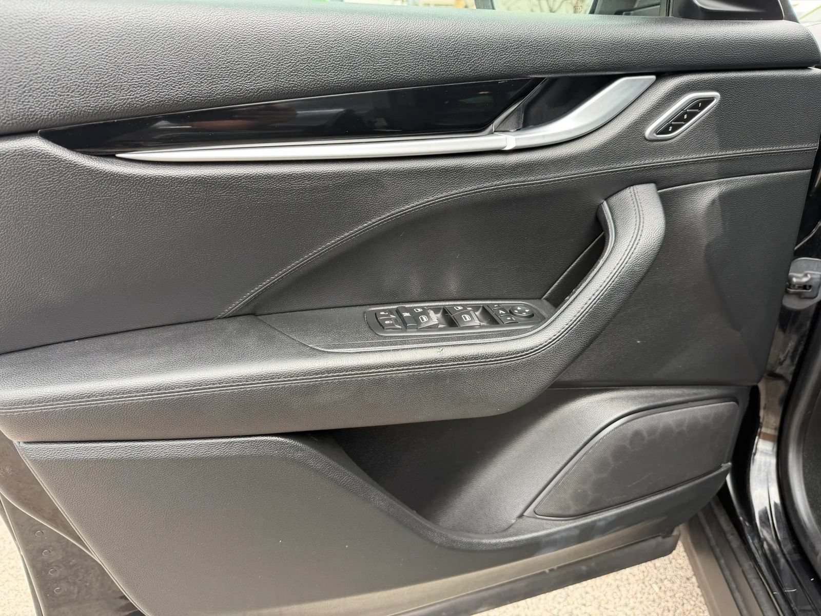 Used 2017 Maserati Levante S AWD/4WD image 12