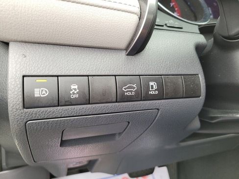 Used 2019 Toyota Camry XSE image 28