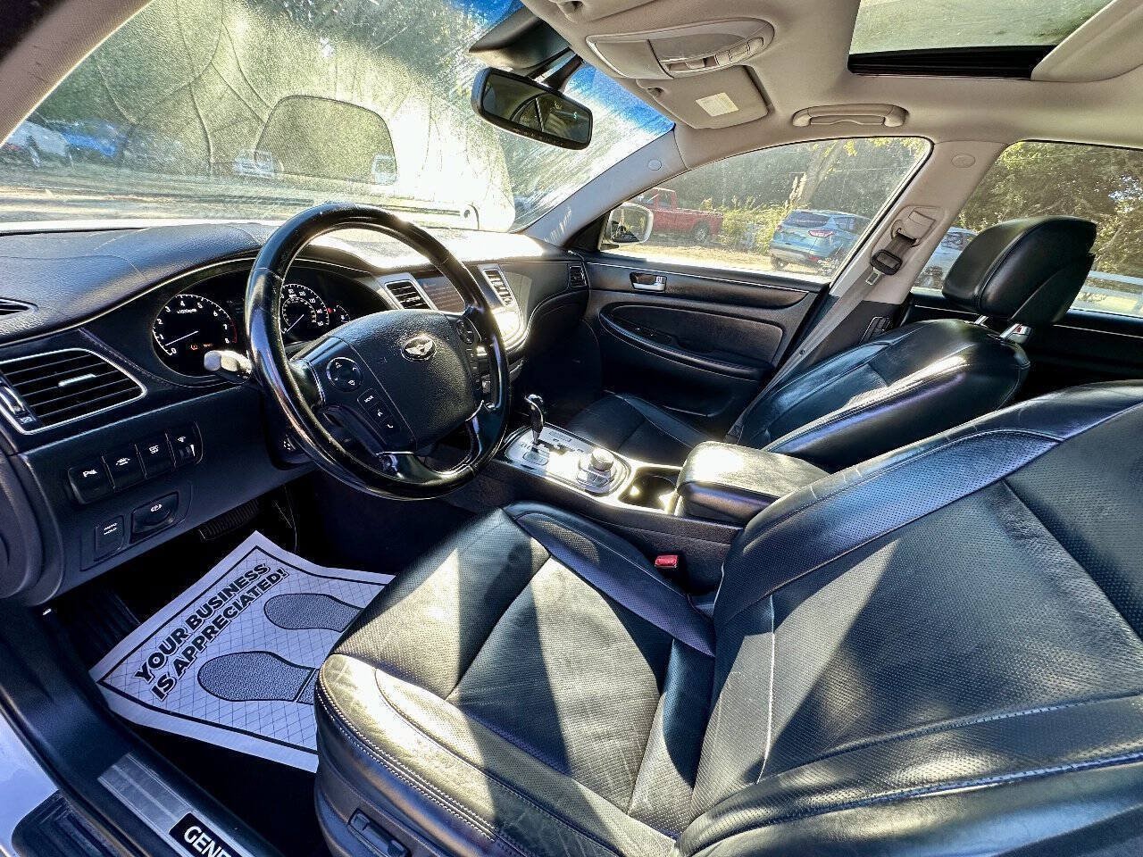 Used 2012 Hyundai Genesis 5.0 R-Spec RWD image 10