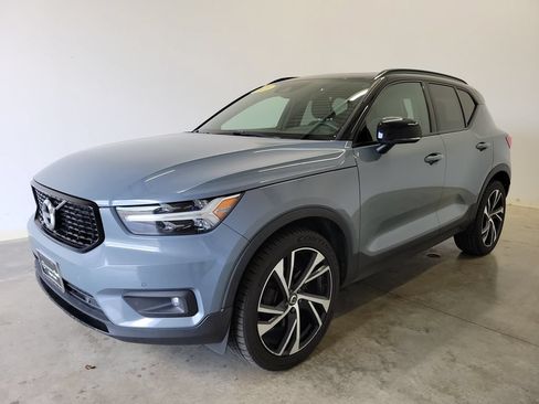 Used 2021 Volvo XC40 T4 R-Design w/ Climate Package FWD image 32