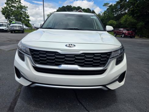Used 2021 Kia Seltos LX AWD/4WD image 2