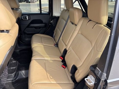 Used 2018 Jeep Wrangler Unlimited Rubicon image 13