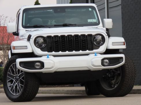 Used 2024 Jeep Wrangler High Altitude image 4