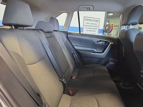 Used 2021 Toyota RAV4 XLE AWD/4WD image 28