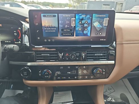 New 2026 Nissan Pathfinder Platinum image 24