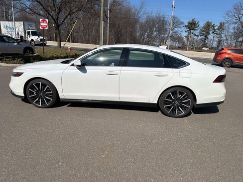 Used 2023 Honda Accord Touring image 7