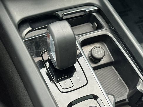 Used 2024 Volvo XC60 B5 Core image 24