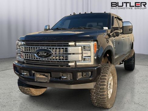 Used 2019 Ford F350 Platinum w/ Platinum Ultimate Package AWD/4WD image 3