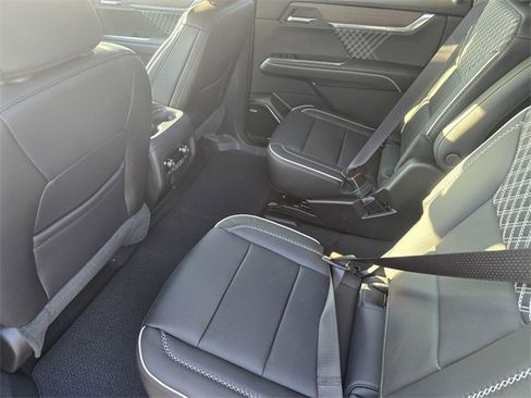 New 2026 GMC Acadia Denali w/ Super Cruise Package image 11