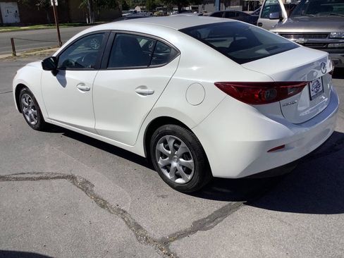 Used 2016 MAZDA MAZDA3 i Sport FWD image 17