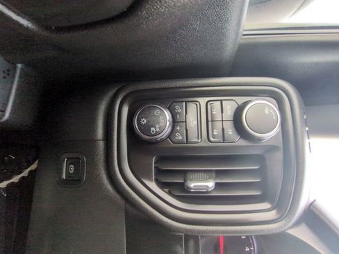 Used 2019 Chevrolet Silverado 1500 Custom Trail Boss w/ Custom Convenience Package image 31