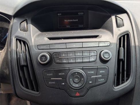 Used 2016 Ford Focus SE image 12