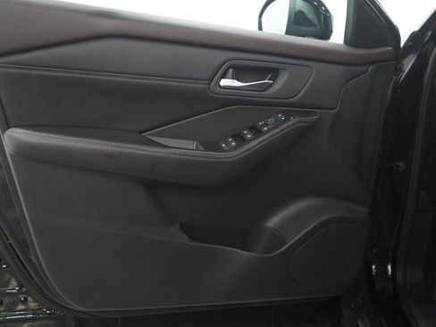 Used 2023 Nissan Rogue SV w/ SV Premium B Package AWD/4WD image 19