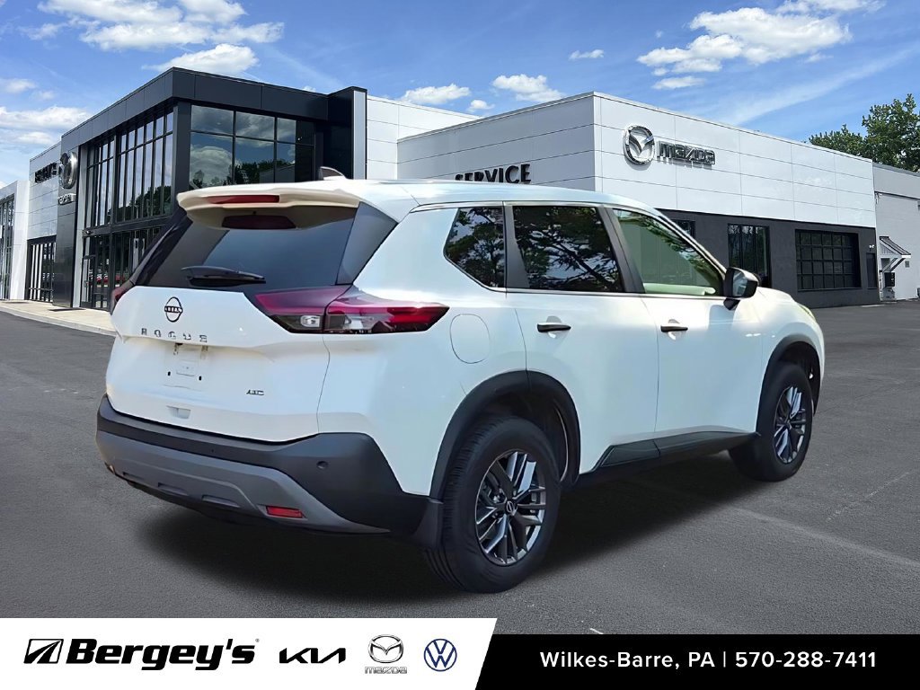 Used 2023 Nissan Rogue S AWD/4WD image 10