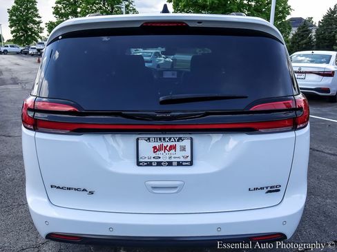 Used 2023 Chrysler Pacifica Limited w/ S Appearance Package AWD/4WD image 7