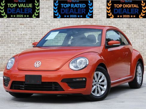 Used 2019 Volkswagen Beetle 2.0T SE FWD image 2