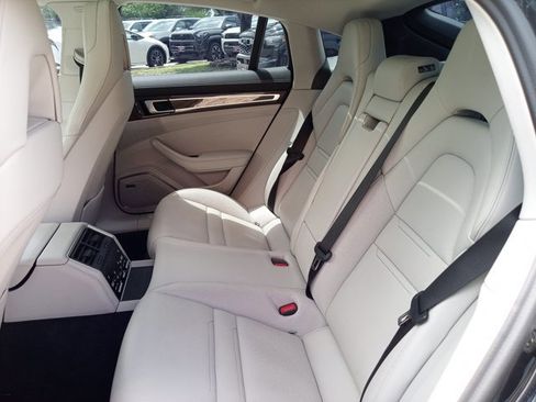 Used 2022 Porsche Panamera 4S AWD/4WD image 11