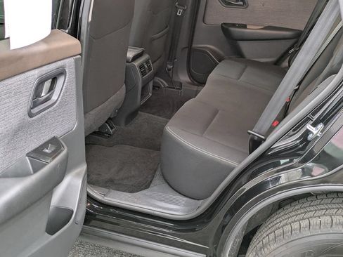 Used 2023 Nissan Rogue S AWD/4WD image 25