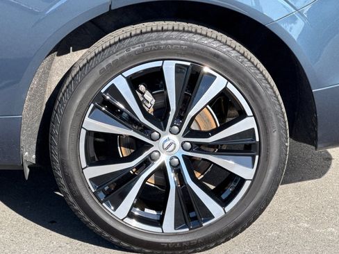 Certified 2023 Volvo XC60 B5 Plus w/ Protection Package Premier AWD/4WD image 12
