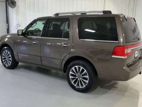 Used 2015 Lincoln Navigator 2WD image 7