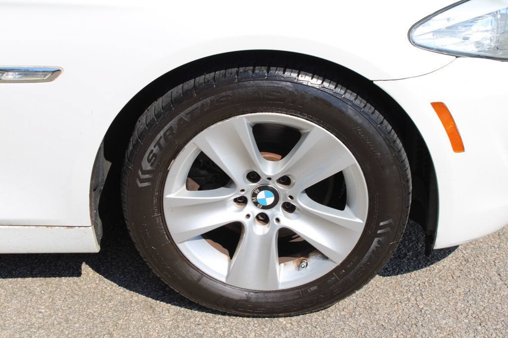 Used 2011 BMW 528i Sedan RWD image 37