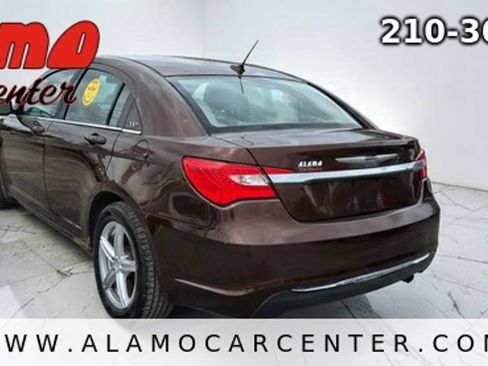 Used 2012 Chrysler 200 LX FWD image 3