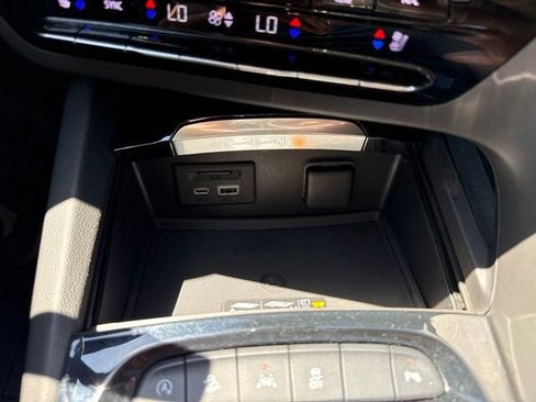 Used 2021 Buick Envision Avenir AWD/4WD image 37
