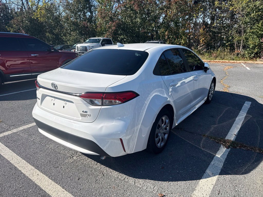 Used 2020 Toyota Corolla LE FWD image 4