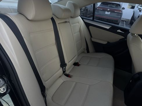 Used 2013 Volkswagen Jetta SE image 25
