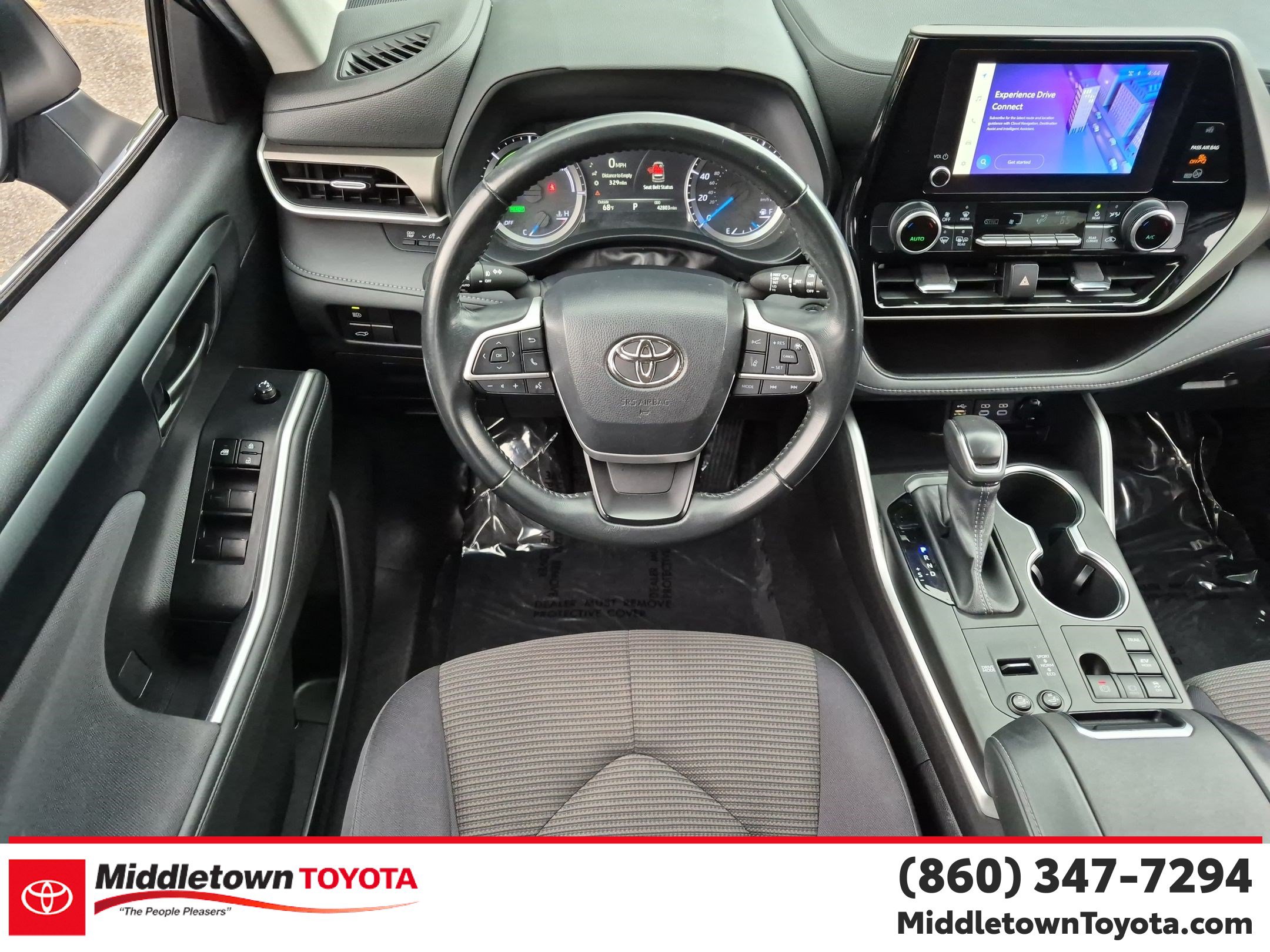 Used 2023 Toyota Highlander LE AWD/4WD image 31