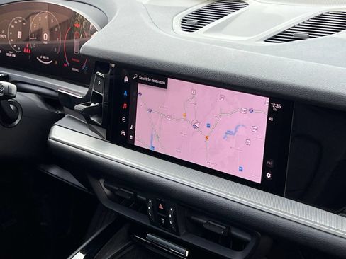 Certified 2025 Porsche Cayenne AWD/4WD image 35