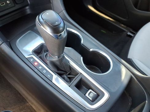 Used 2020 Chevrolet Equinox LS image 23