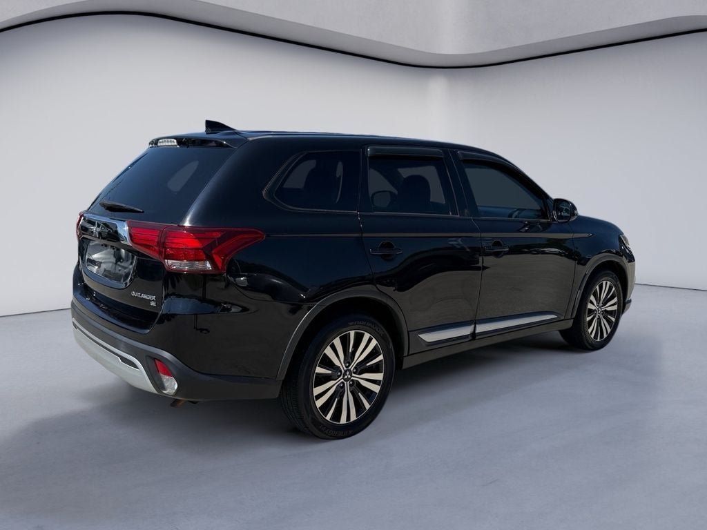 Used 2019 Mitsubishi Outlander SE FWD image 5
